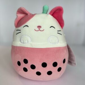 Squishmallows 8” Roxy Cat in Boba. Hot Topic exclusive.